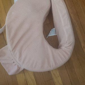 Nursing pillow